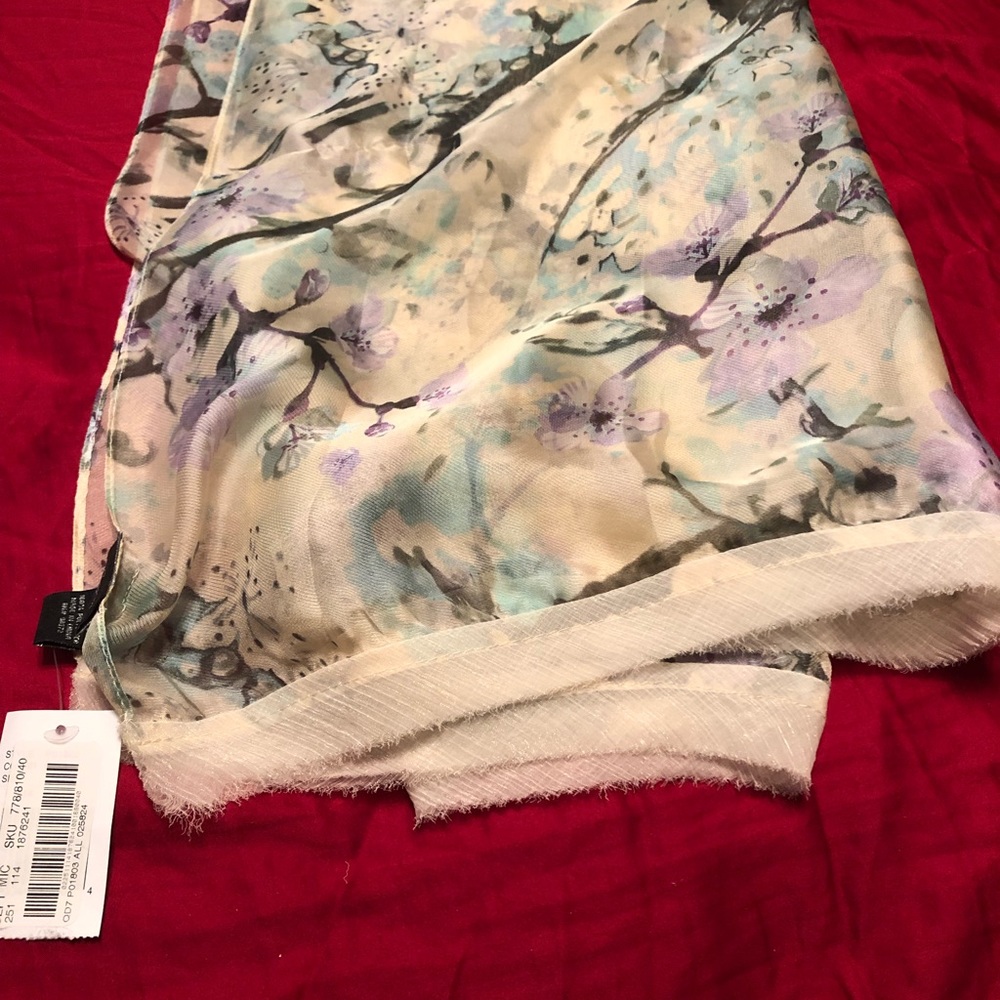 Scarf - Picture 2 of 3
